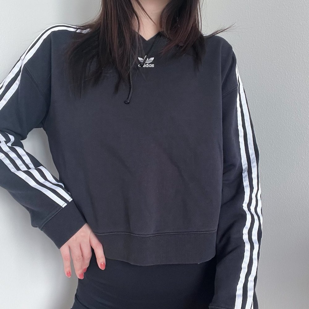 Adidas Adicolor Classic Cropped Hoodie in Black (S)